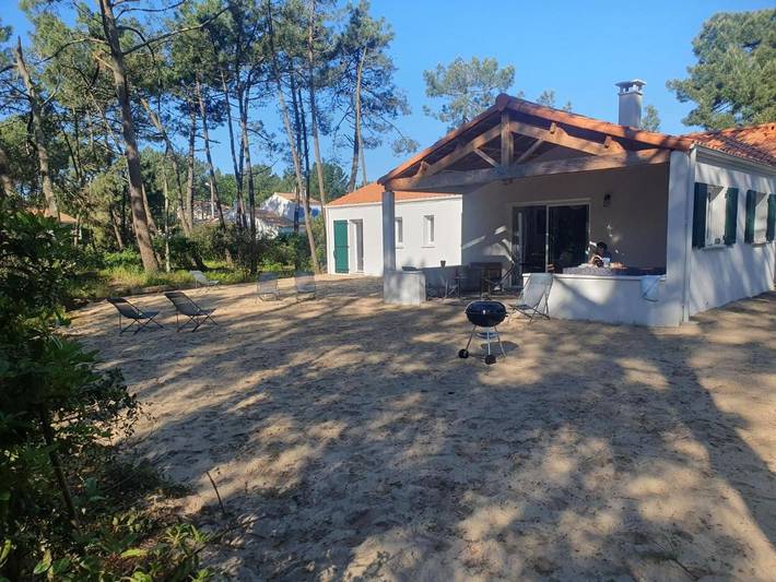 Location de vacances pour 10 personnes, avec terrasse et jardin dans Plage de la Grière - 2