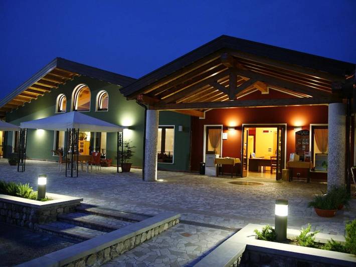 Club vacances pour 2 personnes, avec vue ainsi que jardin et piscine en Italie - 3