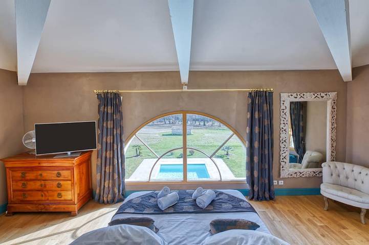 Location de vacances pour 18 personnes, avec jardin et sauna à Petit-Palais-et-Cornemps - 2