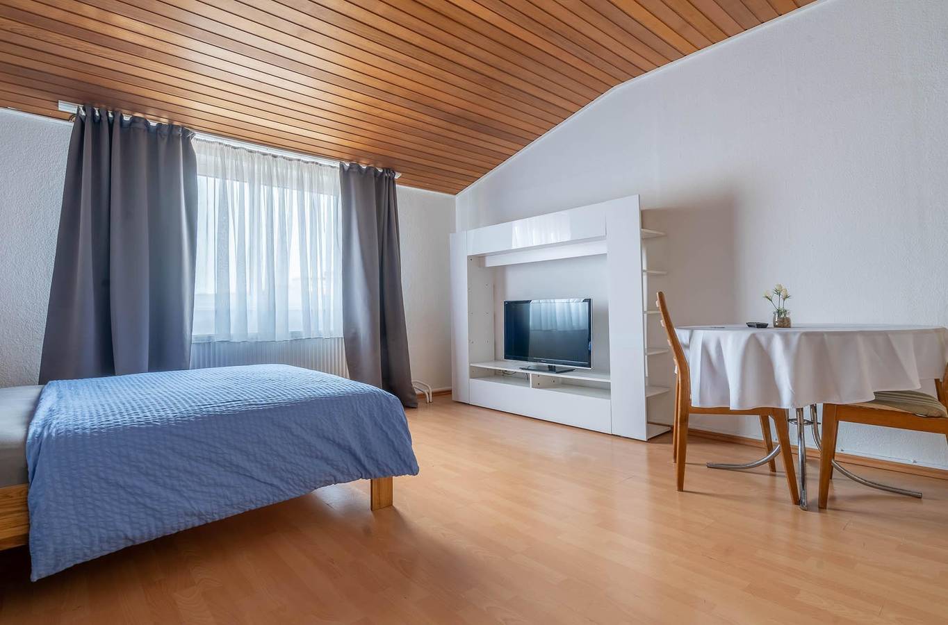 Ganze Ferienwohnung, Budget Doppelzimmer in Hameln, Weserbergland