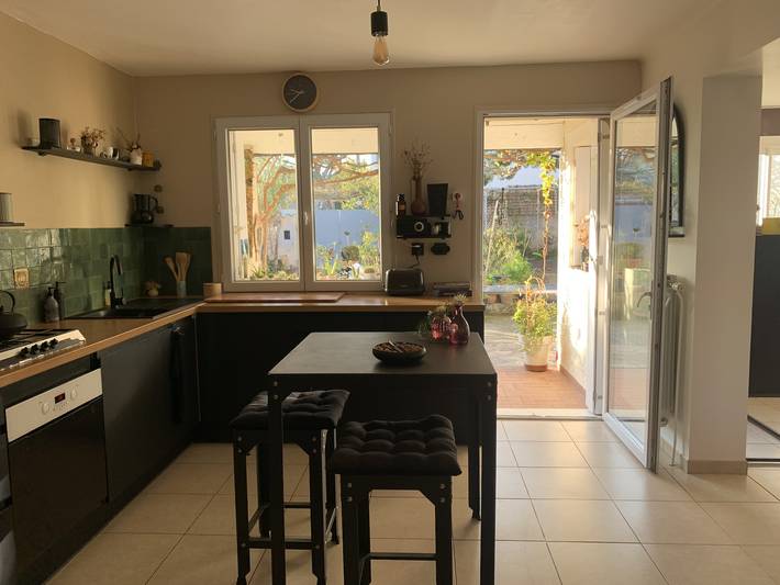 Casa luminosa y tranquila con dos jardines, sombra norte y sol sur. in La Ciotat, Marsella region