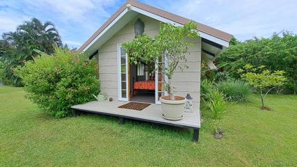 Gîte pour 2 personnes, avec jardin dans Mataiea