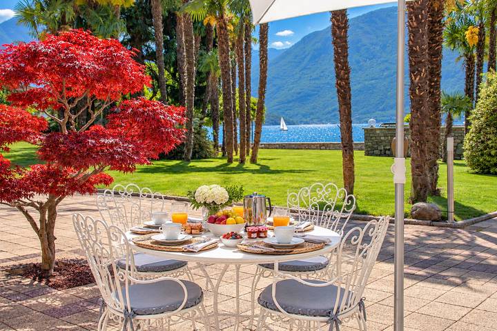 Ferienwohnung mit Meerblick für 4 Personen, mit Terrasse und Garten sowie Pool und Seeblick am Comer See
