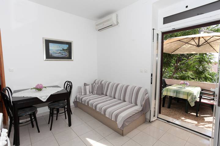 Apartament wakacyjny dla 4 osób, z Balkon/ taras w Mandre