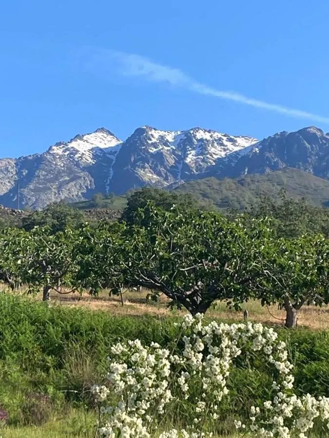 Casa de vacaciones para 2 personas, con vistas y jardín además de piscina y terraza - 1