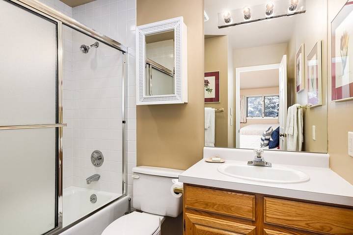 Vacation rental for 12 people, with yard and hot tub in Snowmass Village