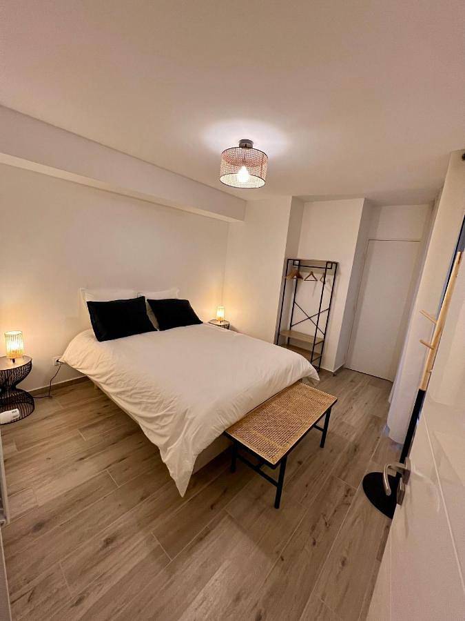 Appartement entier, La Résidence Alpha Viroflay 002 - 1 chambre - 4 pers in Viroflay, Yvelines