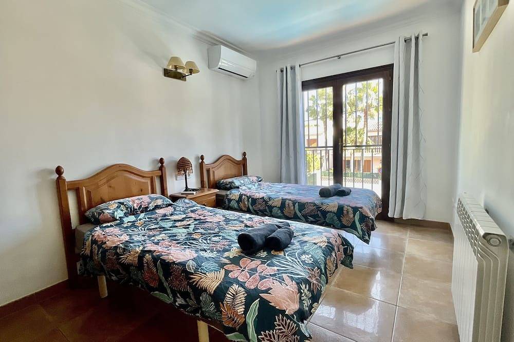 Ferienhaus mit Pool für 8 Personen 200 m zum Strand. in El Arenal, Palma