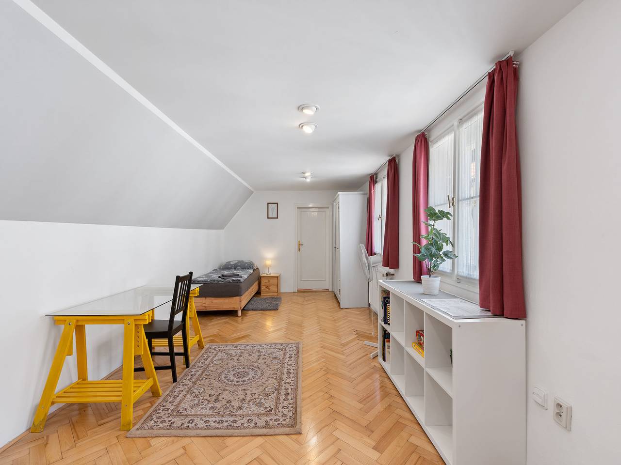 Entire apartment, Old Town home in Staré Město, Prague