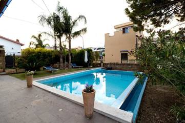 Gîte pour 5 personnes, avec terrasse et piscine ainsi que jardin et vue à Porticello