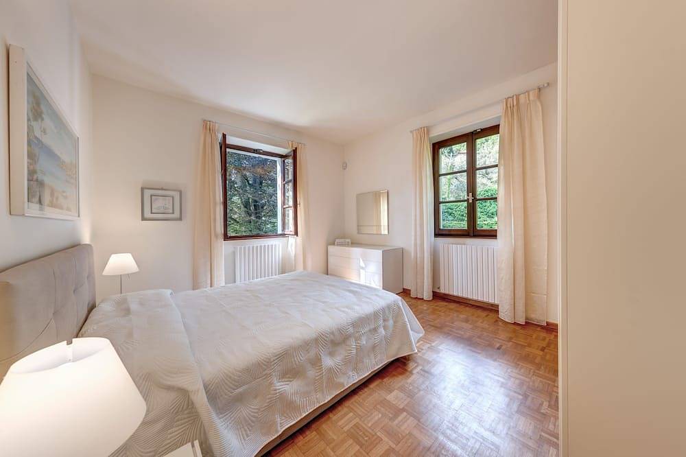 Villa mit Garten vor dem See in Vassena, Oliveto Lario