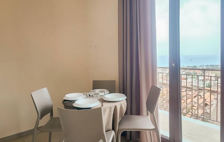 Appartamento per 4 persone, con Terrazza a San Piero Patti