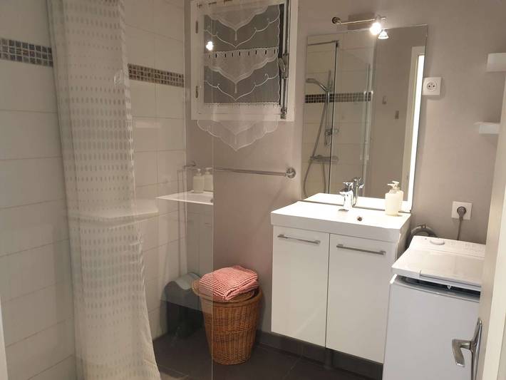 Chalet en el corazón del pueblo con jardín, para 2-3 personas, orientación sur. in Arêches, Beaufort (Rhône-Alpes)