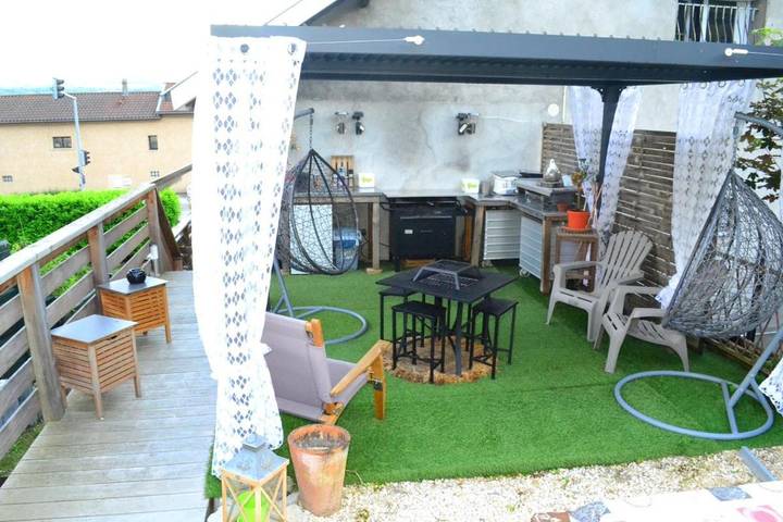 Gîte pour 4 personnes, avec piscine ainsi que jardin et jacuzzi à Cessieu - 2