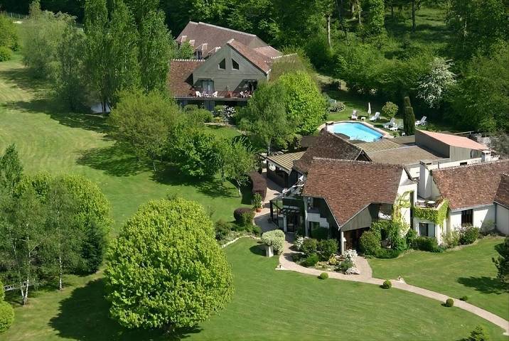 Hôtel pour 2 personnes, avec piscine ainsi que terrasse et jardin