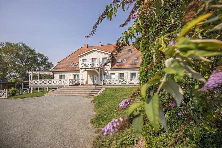 Ferienwohnung für 3 Personen, mit Balkon und Garten sowie Pool und Sauna in Bergen auf Rügen