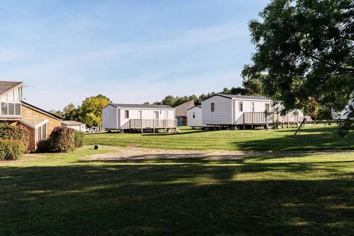 Mobil-home 3 pièces - Accueil lit bébé impossible 4 personnes in Argol, Iroise