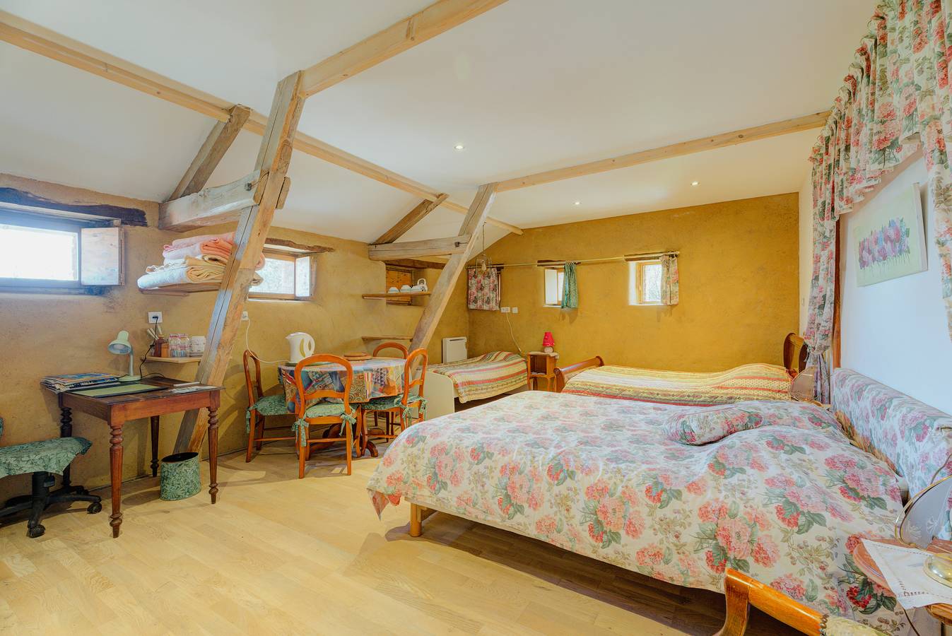 Chambre d'hôtes 'Les Hortensias Roses' (en anglais) in Boisgervilly, Région de Rennes