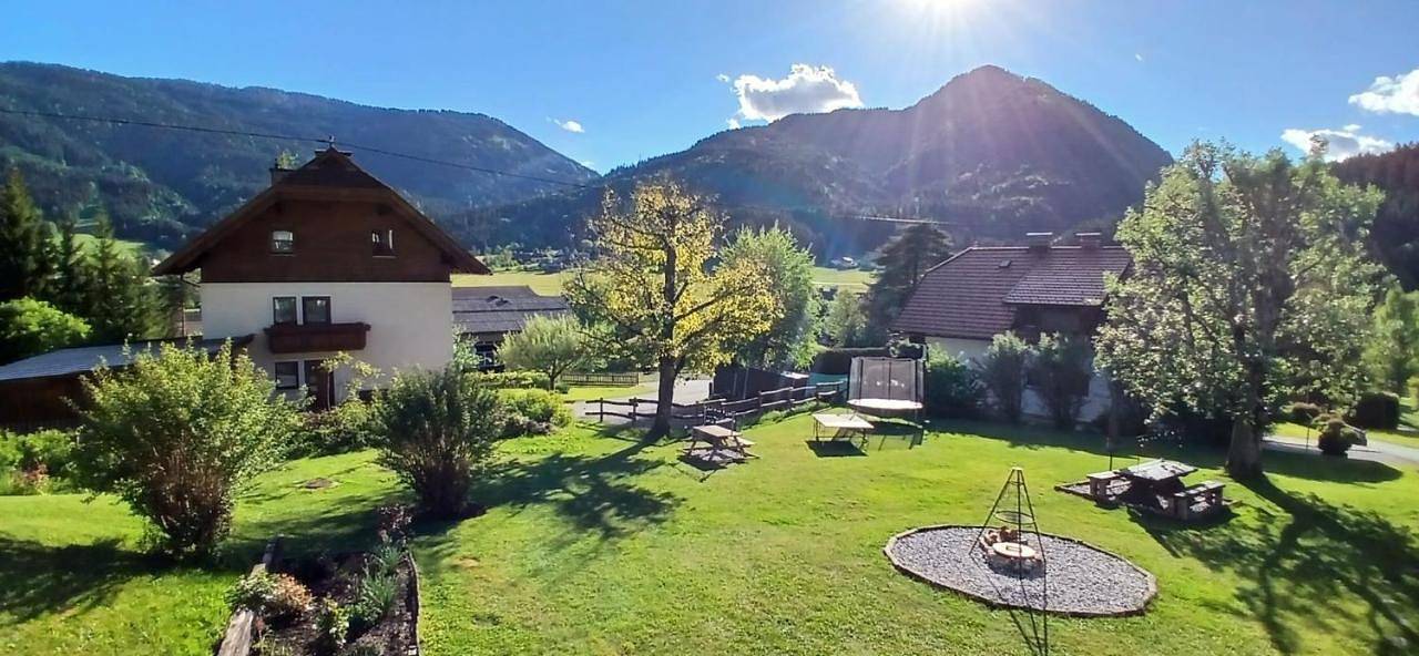 Pension & Apartments Weissbriach in Gailtaler Alpen, Gitschtal