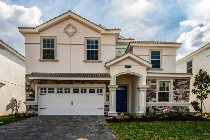 Glamping for 19 people, with children pool and yard as well as pool in Central Florida