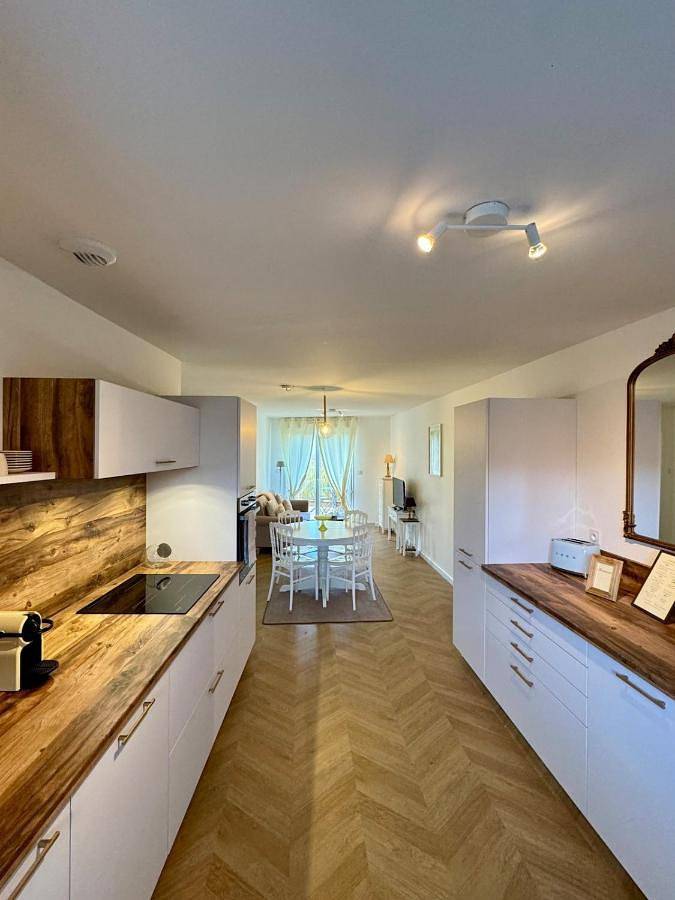 Gîte pour 6 personnes, avec jardin à Savigné-l'Évêque