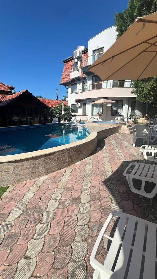 Hotel für 3 Personen, mit Garten und Pool - 1