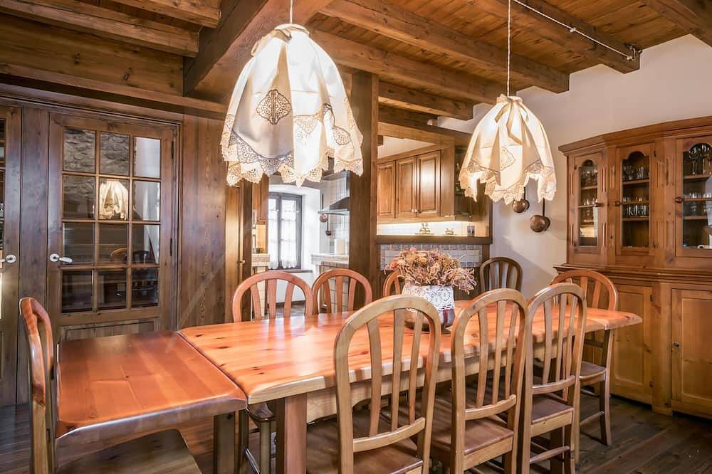 Casa Ferrera in Escuñau, viella e mijaran