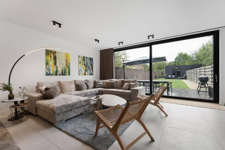 Vakantiehuis voor 12 personen, with Whirlpool and Terras as well as Tuin and Sauna in Kortrijk