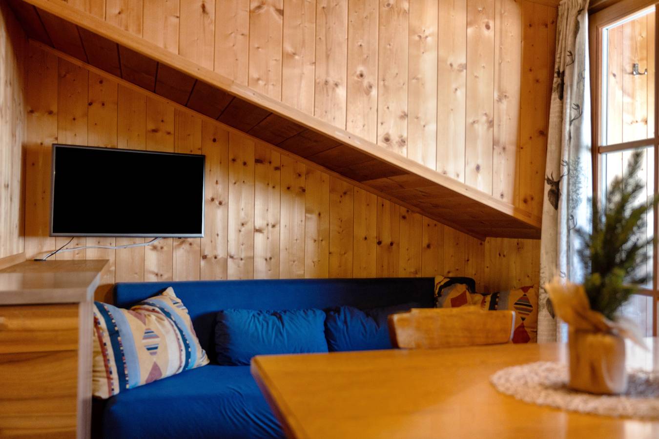 Ganzes Studio, Einzimmerapartment 'Jelerhof Apt Zirm' mit Bergblick, Gemeinschaftsgarten und Wi-Fi in St. Magdalena (Gsies), Gsies