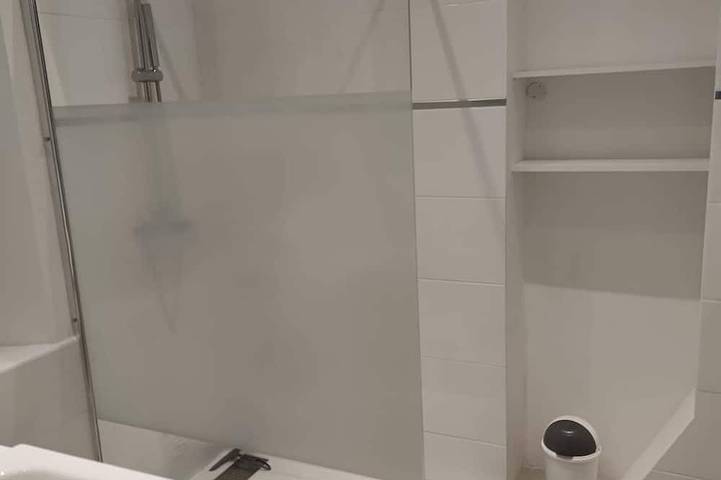 Ganze Wohnung, Beautiful 2-room apartment facing the old port of Golf Juan in Golfe-Juan, Vallauris