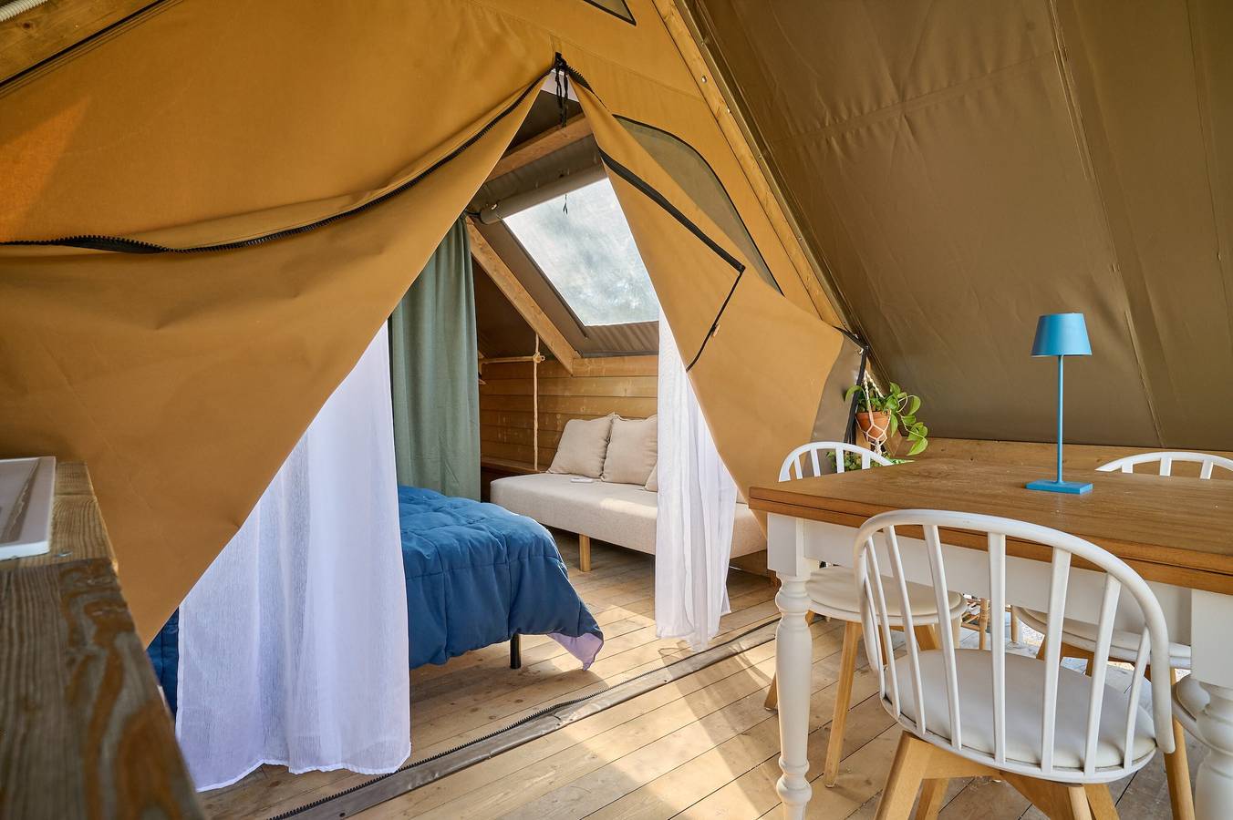 Glamping 'Tenda Safari Vicino Al Mare' met gedeelde tuin, Wifi en airconditioning, foto 6