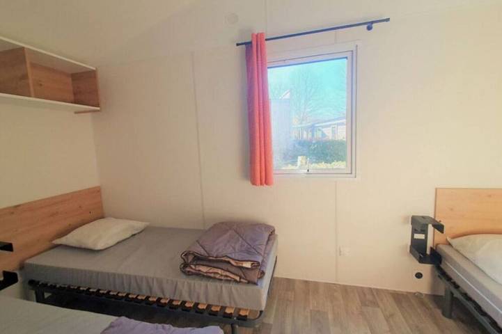 Comfortable mobile home with terrace in Espelette for 5 people in Espelette, Bayonne region