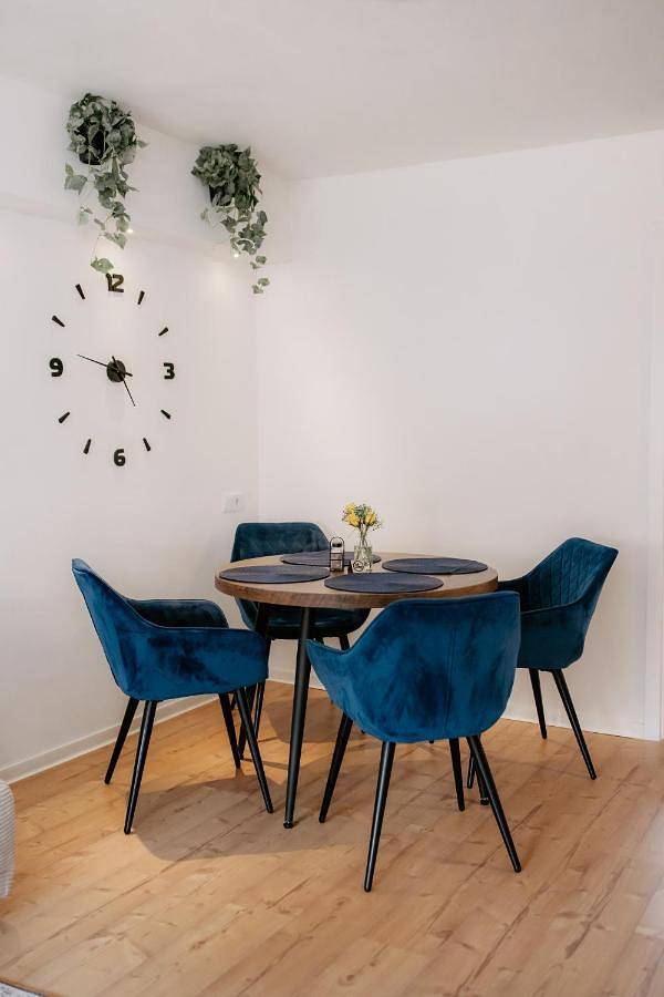 Ferienwohnung für 4 Personen, mit Terrasse und Ausblick in Grünstadt