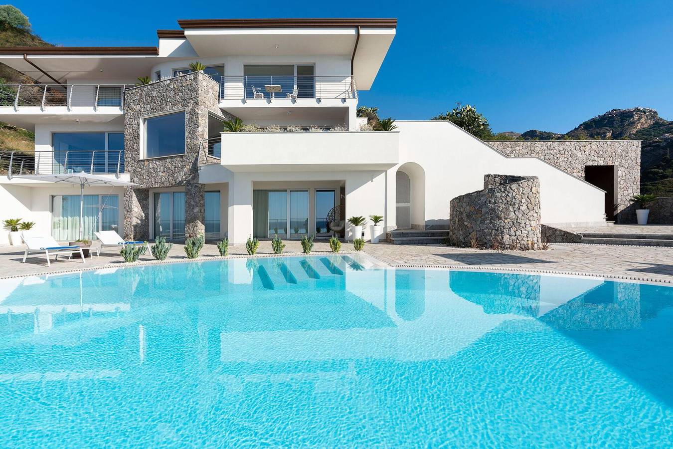Villa für 20 Personen mit Balkon in Giardini-Naxos, Messina Provinz