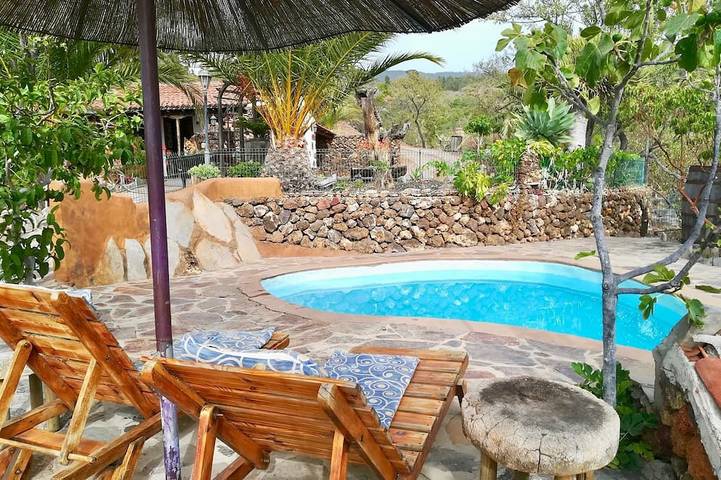 Casa rural para 2 personas, con sauna y balcón además de piscina y jardín - 1