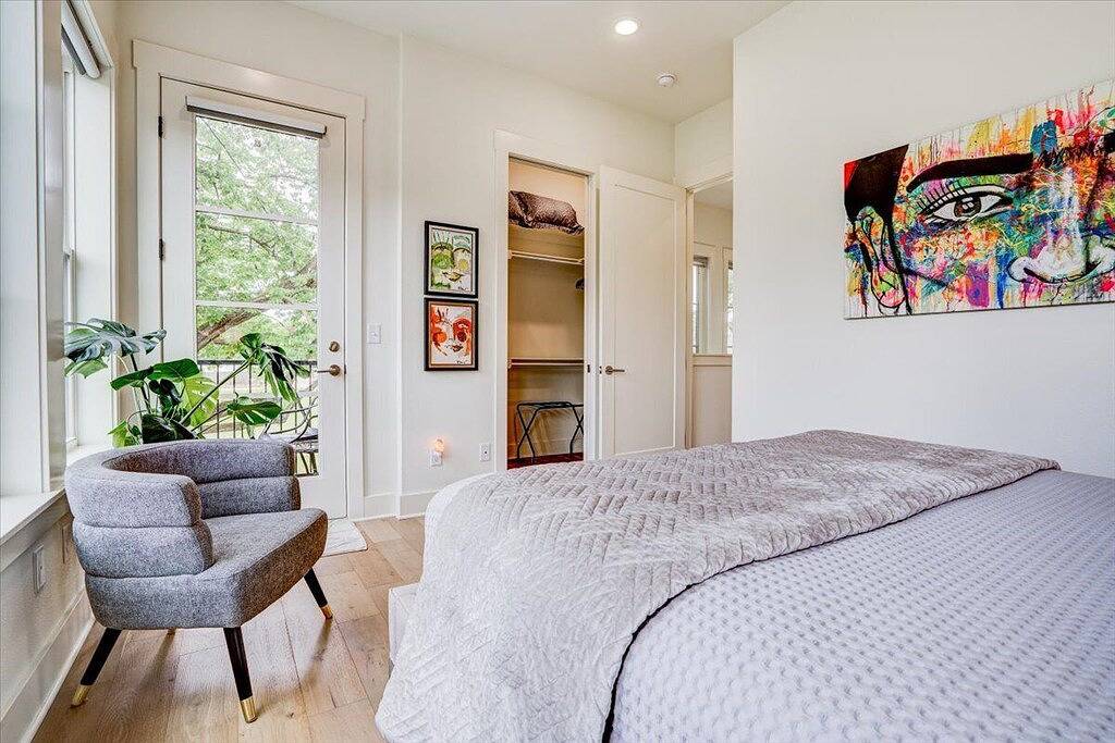 Trailside At The Momentary, Bikers Paradise on Trail, Voted Top 10 Luxury in Bentonville, Ozark Mountains