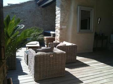 Gîte pour 4 personnes, avec jacuzzi ainsi que piscine et terrasse à Laval-Saint-Roman