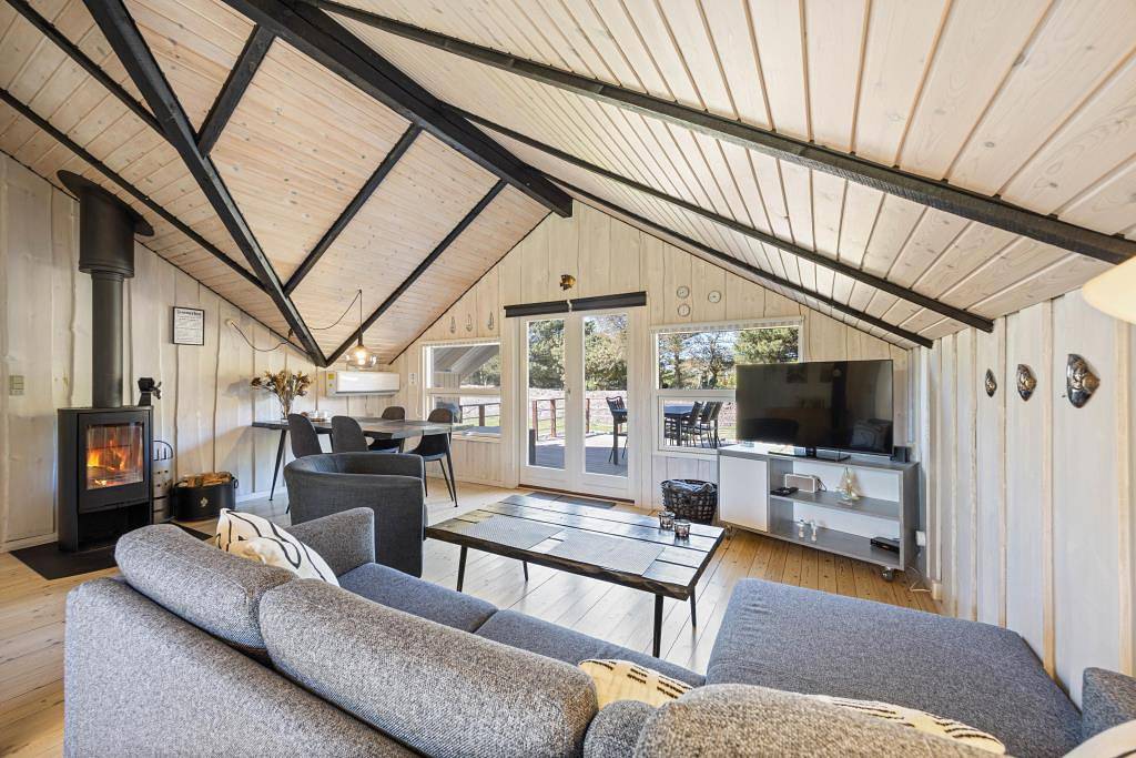Charming holiday home for 4 people in Bjerregård, Holmsland Klit
