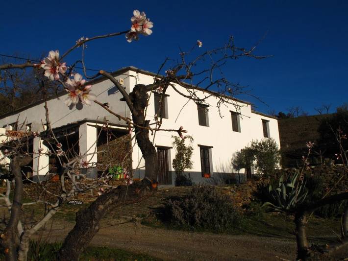Albergue para 4 personas, con Terraza y Jardín además de Piscina y Vistas en Yegen