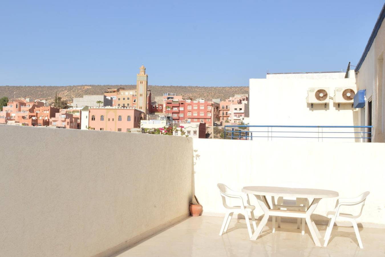 Appartement de vacances entier, 1Bed Apt Sleeps 4 - Free Parking, Wifi, Near Beach in Tamraght Ouzdar, Souss-Massa