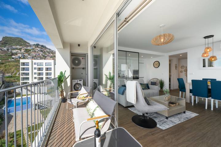 Ganze Wohnung, Ferienwohnung für 4 Personen mit Balkon in Câmara de Lobos, Madeira