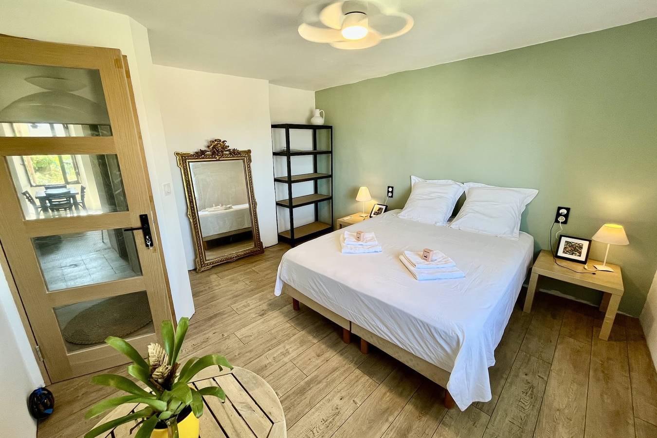 Apartamento entero, Charming apartment with panoramic terrace in Hyeres, Parque nacional Port-Cros