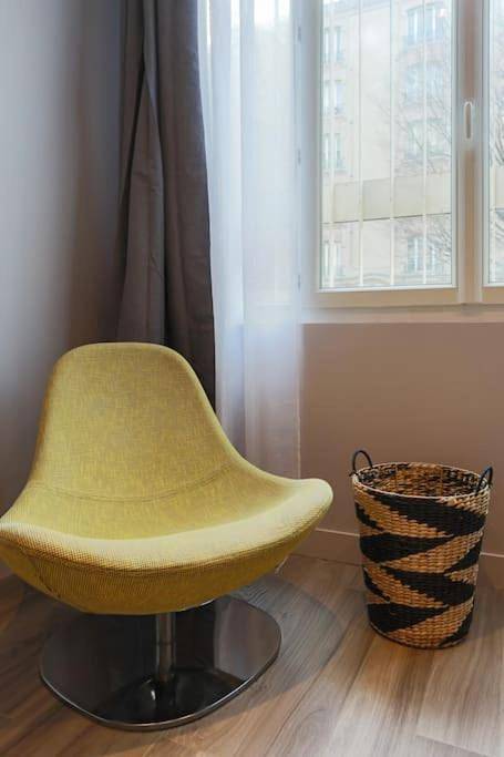 Appartement entier, One-Bedroom Apartment in Montrouge, Hauts-de-Seine