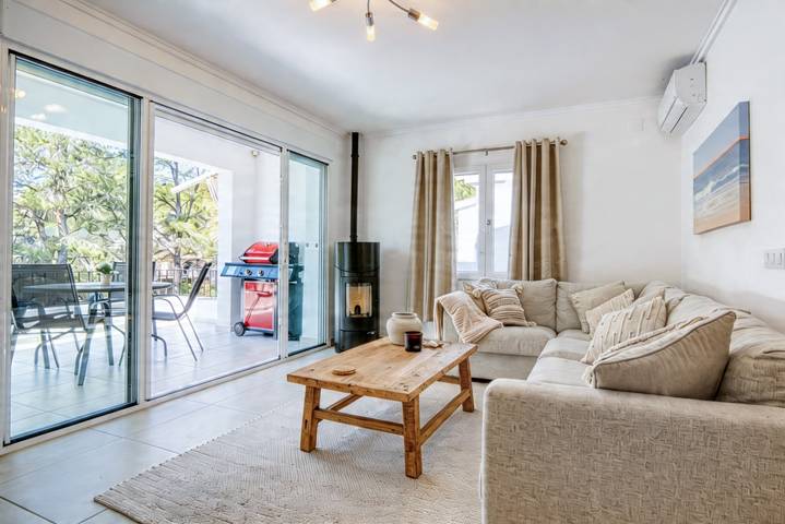 Villa en Moraira, El Portet, con piscina compartida y cerca de la playa in Valle del Portet, Teulada