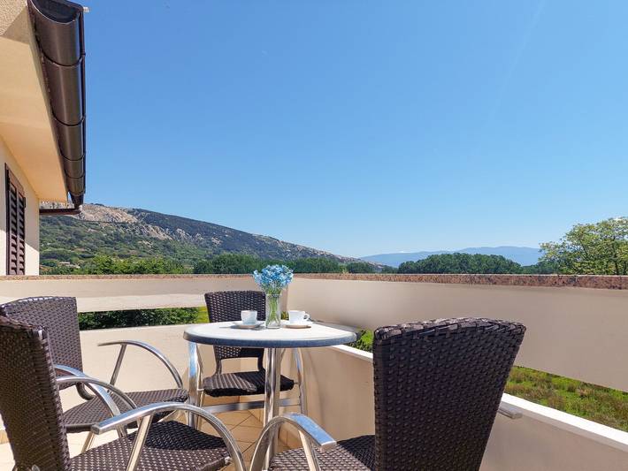Ferienwohnung für 4 Personen, mit Balkon und Terrasse sowie Garten in Baska - 3