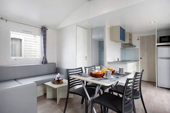 Chalet 'Bungalow T2 I V- 15 Min From Nazaré' with Shared Pool, Private Terrace and Air Conditioning in Leiria District