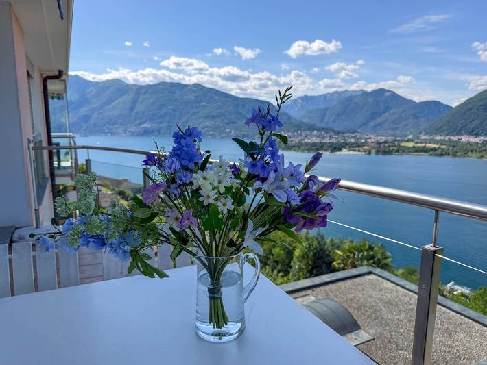 Ferienwohnung für 4 Personen, mit Balkon und Pool sowie Seeblick und Ausblick in Gambarogno - 2