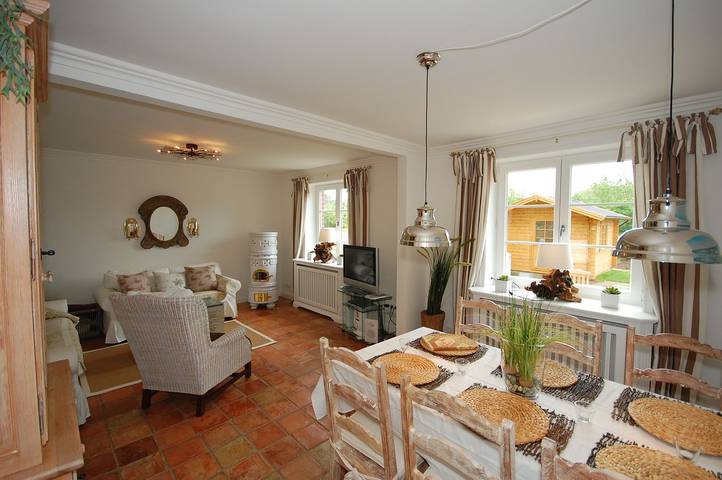 Ferienhaus für 6 Personen, mit Whirlpool und Terrasse sowie Garten und Pool in List (Sylt)