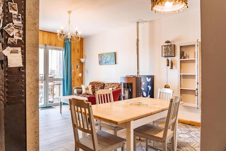 Location de vacances pour 6 personnes, avec vue et jardin, adapté aux familles à Saint-Étienne-du-Valdonnez - 2