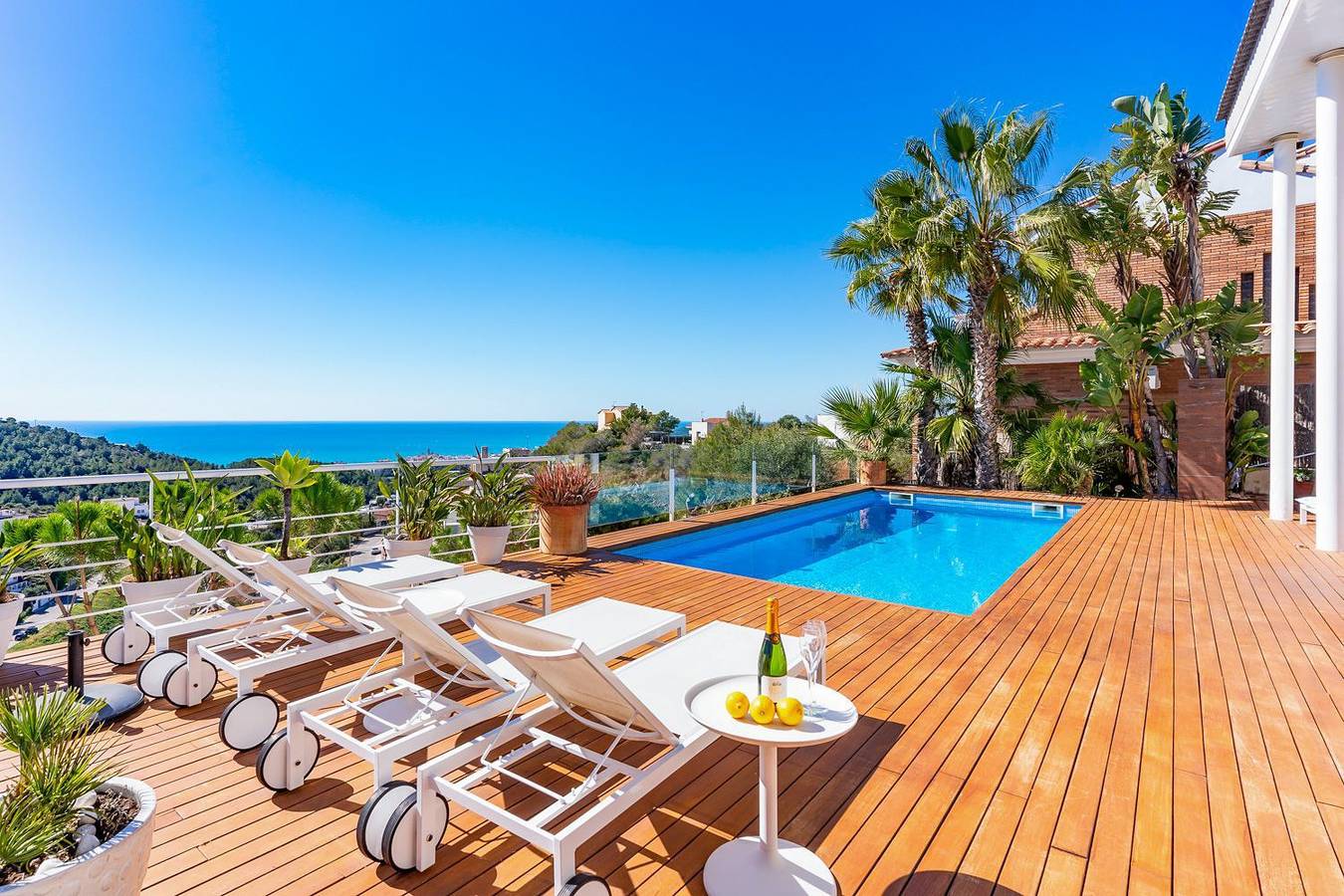 Villa Oasis I in Sitges, Garraf